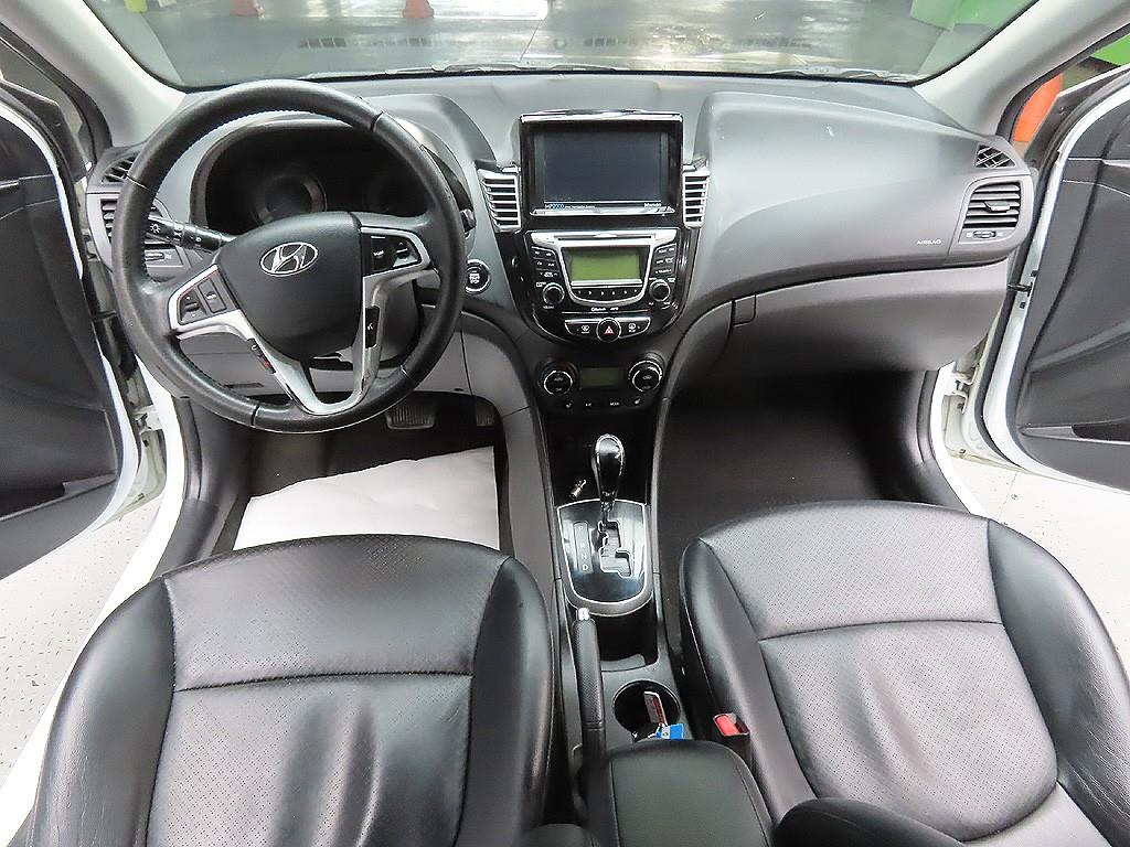 HYUNDAI Accent 2012 Blanco - Importación desde Corea - HF Imports Iquique - Foto 10