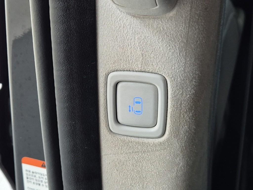 HYUNDAI Staria - Vista 10