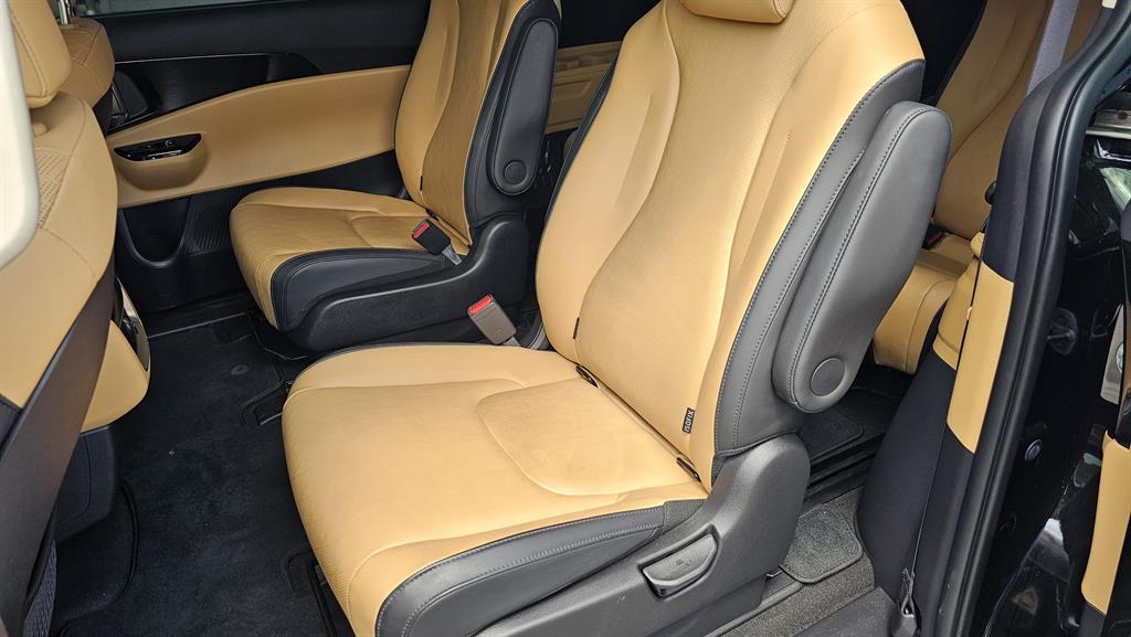 KIA Carnival - Vista 8