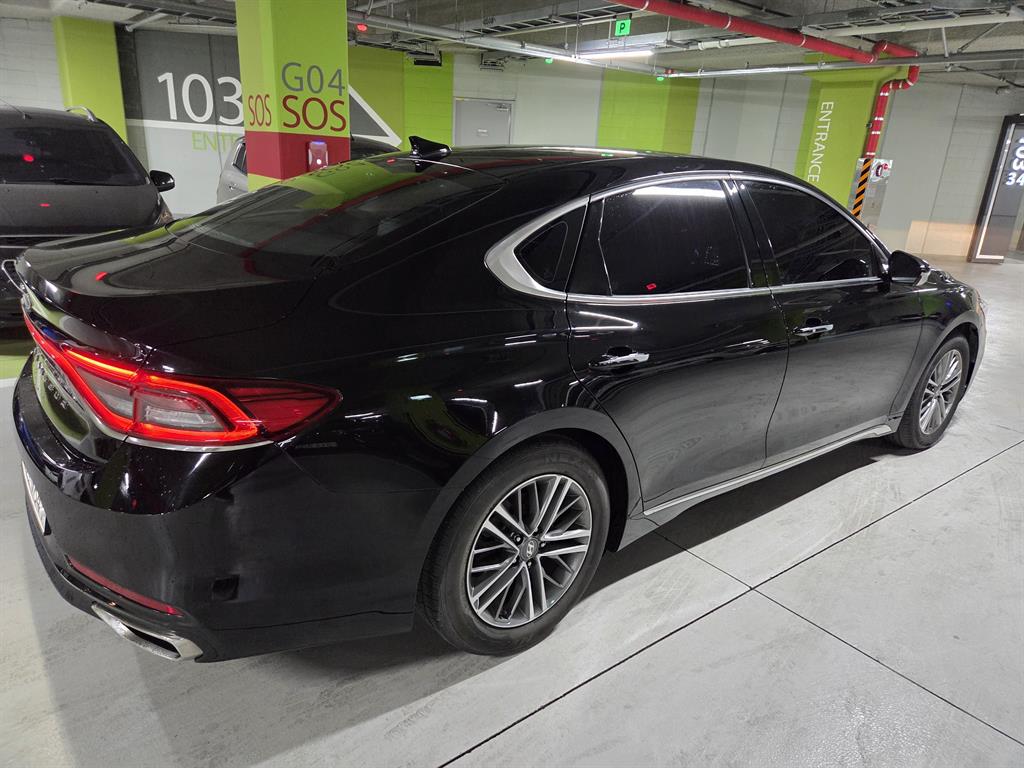 HYUNDAI Grandeur - Vista 5