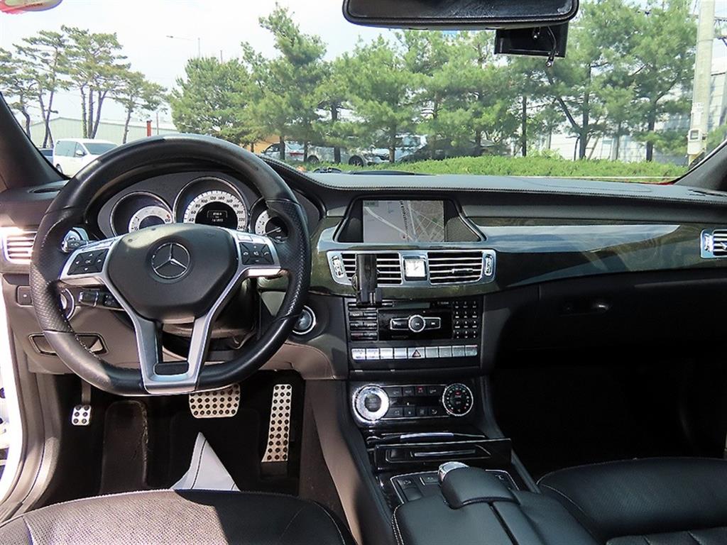Mercedes Benz CLS Class - Vista 7