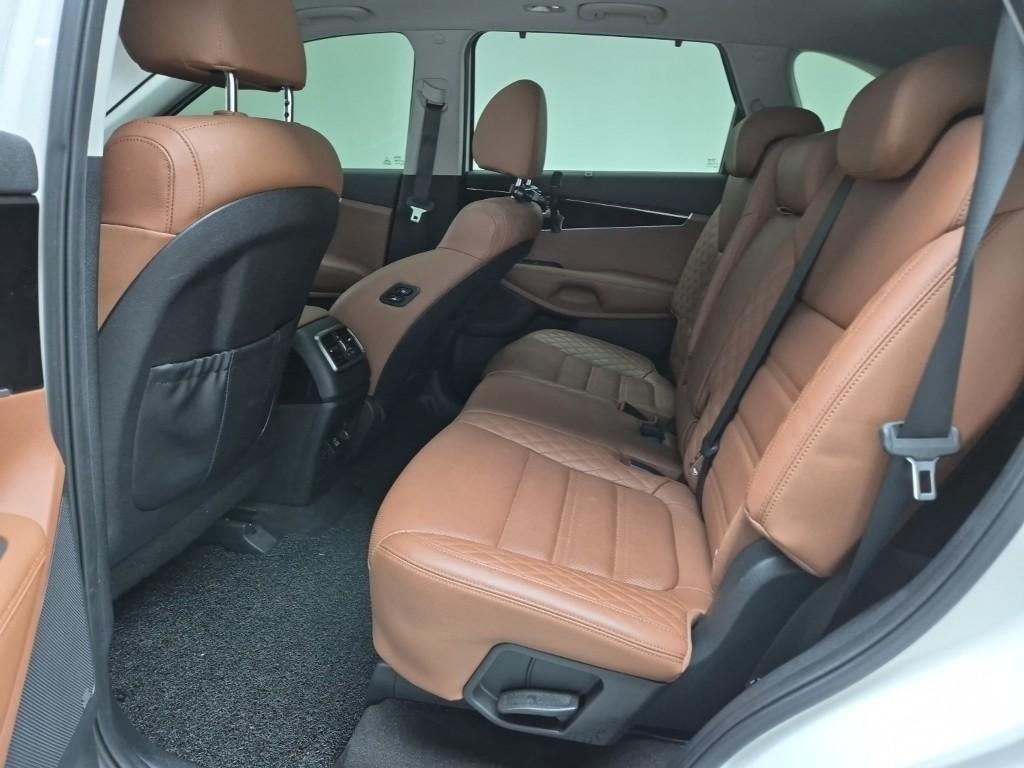 KIA Sorento - Vista 12