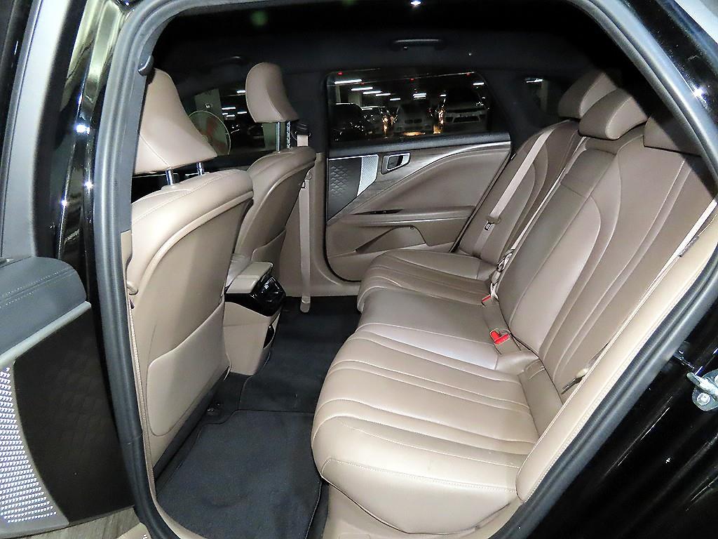 KIA K8 - Vista 7