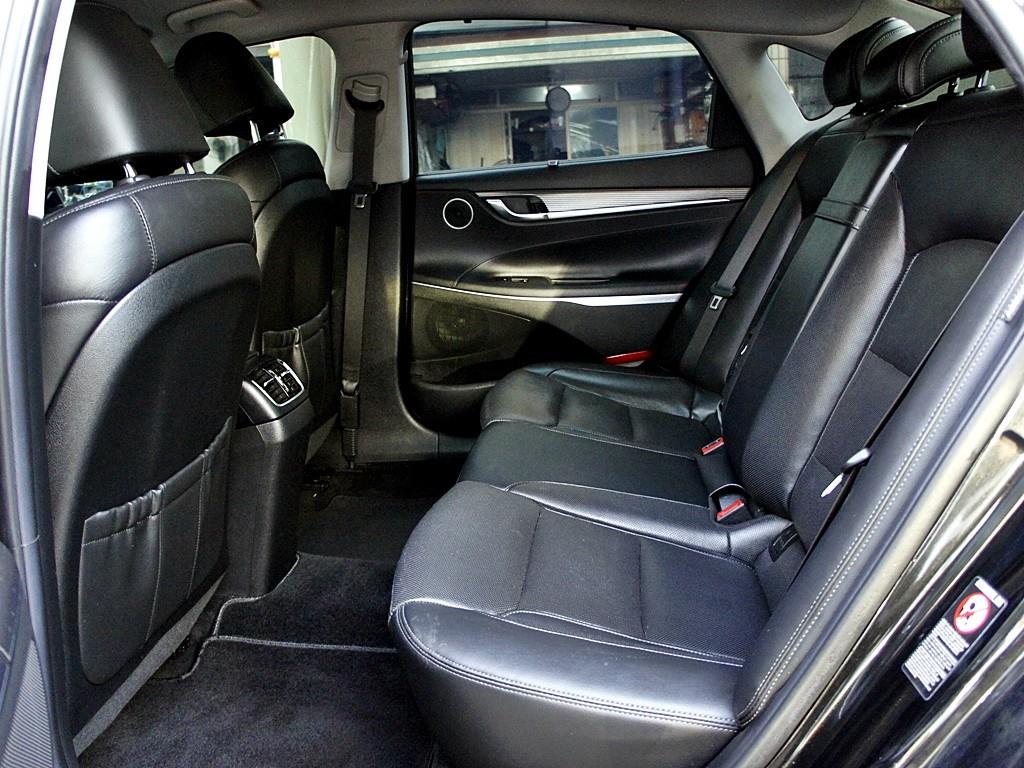 HYUNDAI Grandeur - Vista 11