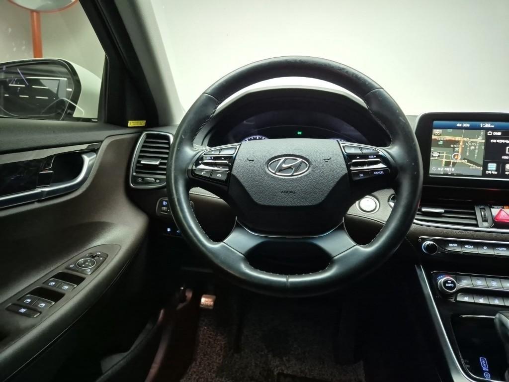 HYUNDAI Grandeur - Vista 9