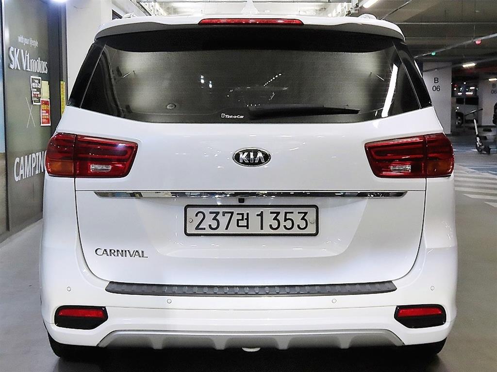 KIA Carnival - Vista 5