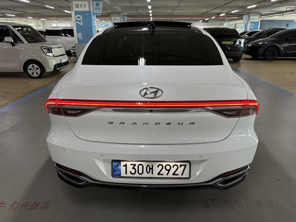 HYUNDAI Grandeur - Vista 5