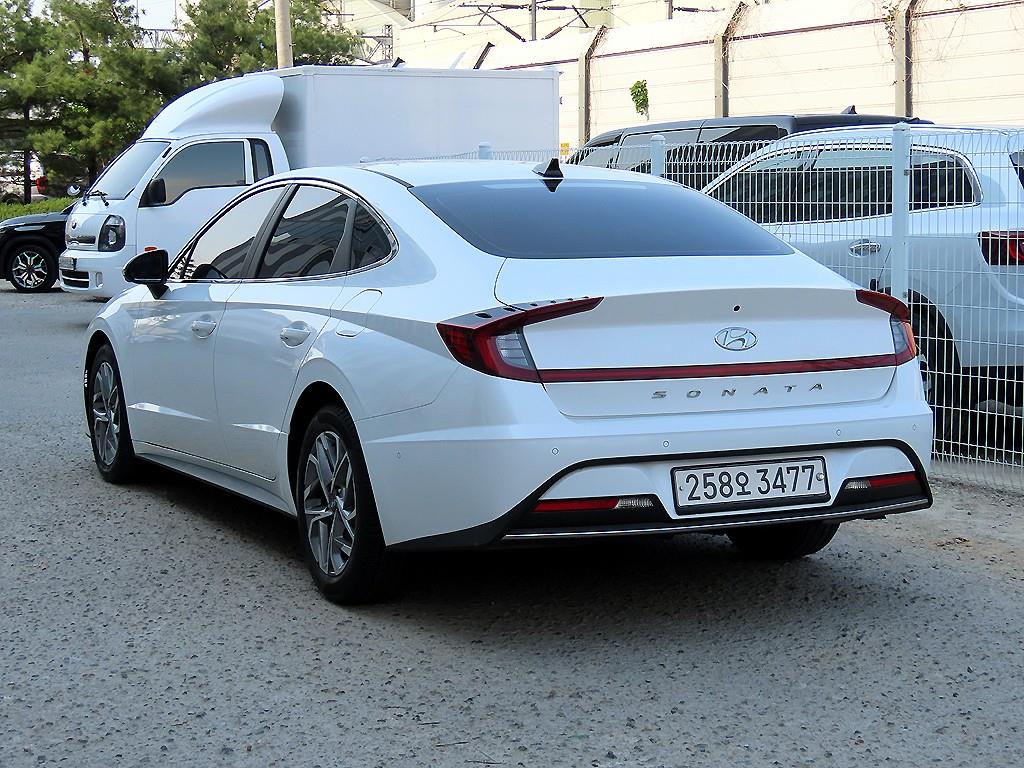 HYUNDAI Sonata - Vista 3