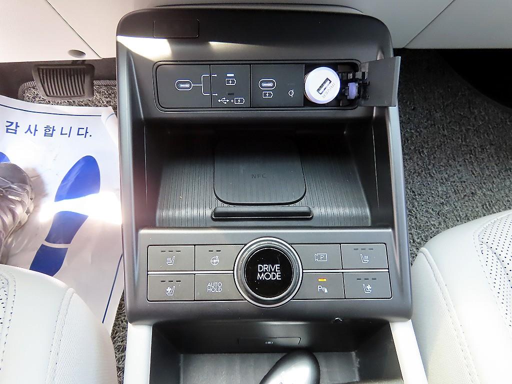 HYUNDAI Kona - Vista 12
