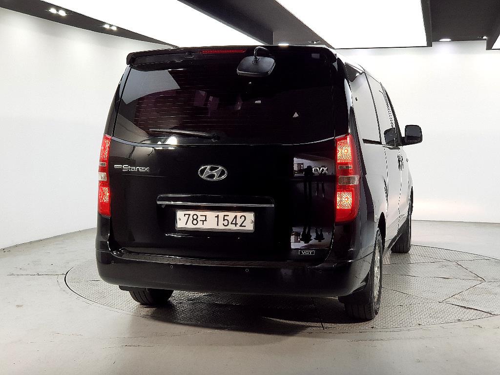 HYUNDAI Starex - Vista 3