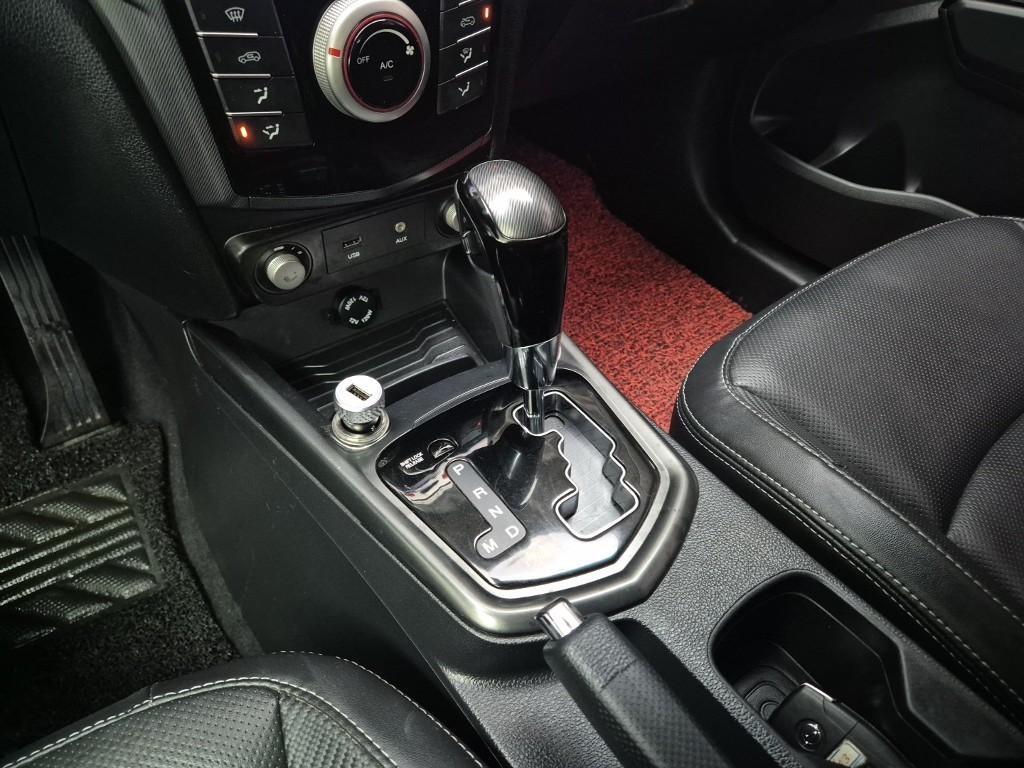 Ssangyong Tivoli - Vista 8