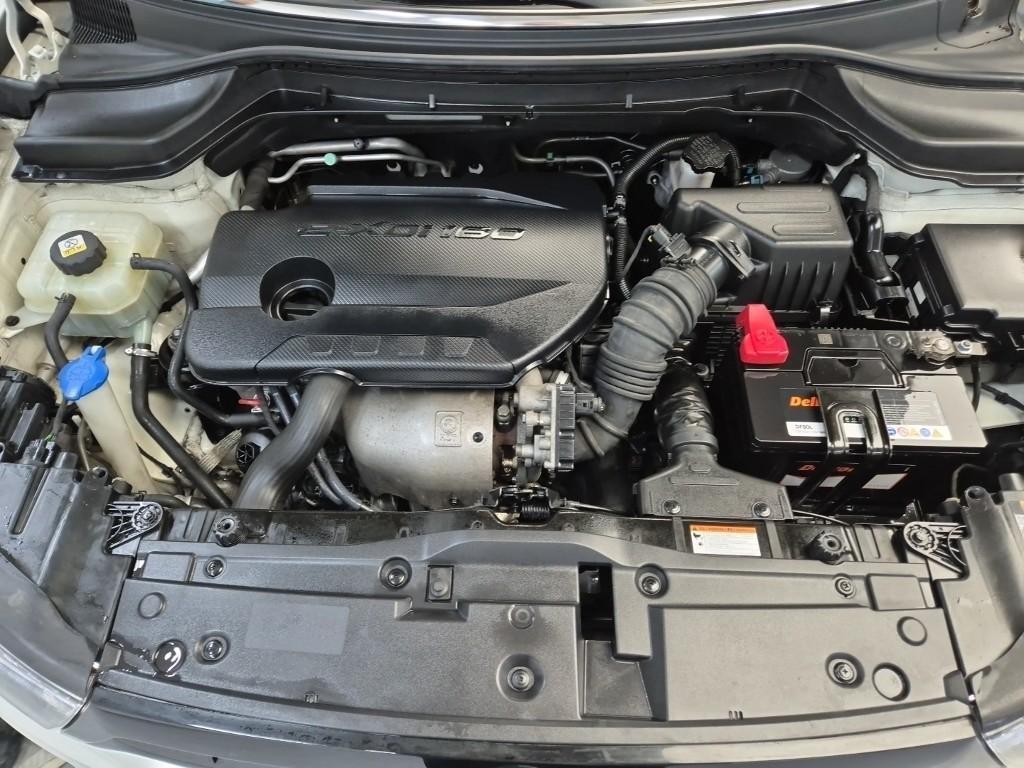Ssangyong Tivoli - Vista 5