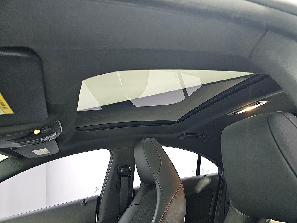 Mercedes Benz CLA Class - Vista 12
