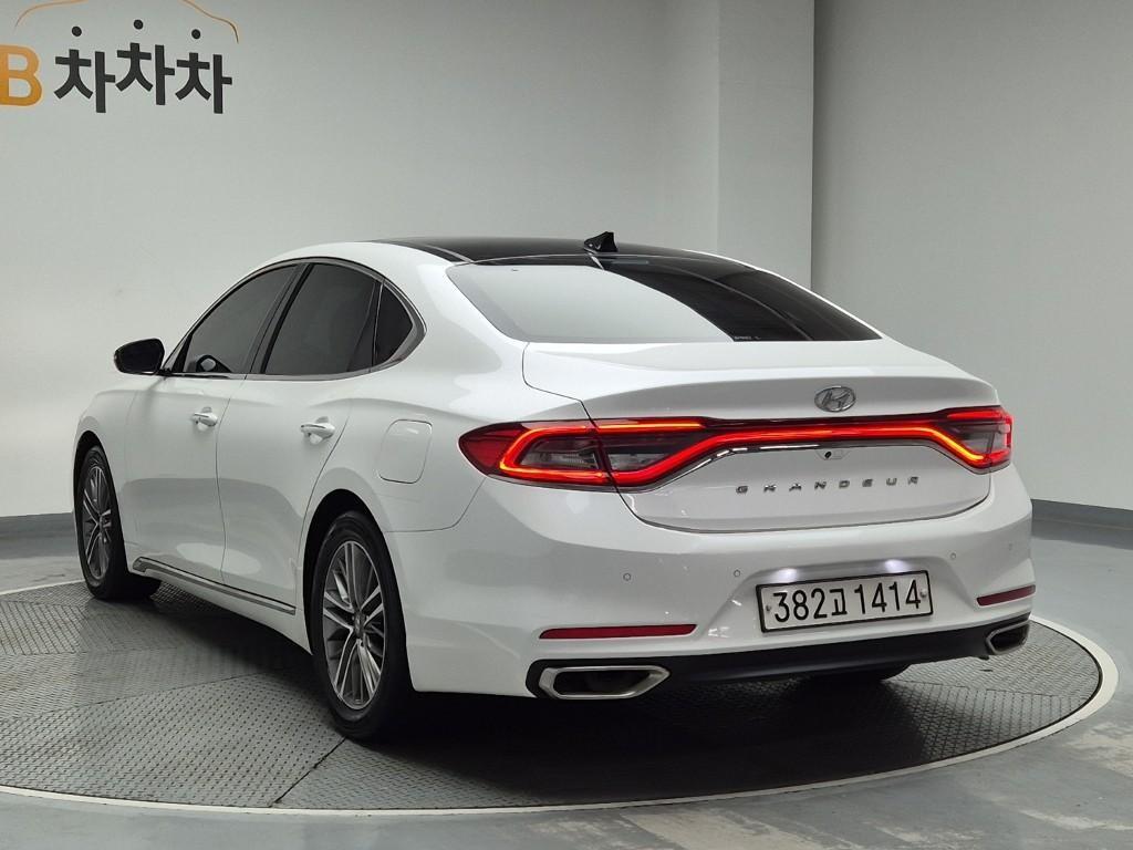 HYUNDAI Grandeur - Vista 2