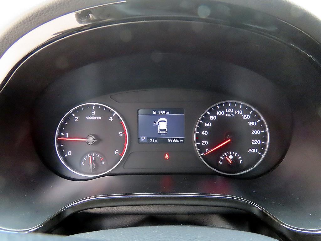 KIA Seltos - Vista 9