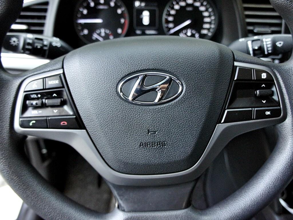 HYUNDAI Avante - Vista 11