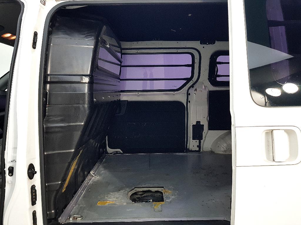 HYUNDAI Starex - Vista 9