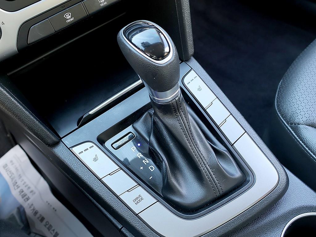 HYUNDAI Avante 2018 Blanco - Importación desde Corea - HF Imports Iquique - Foto 7