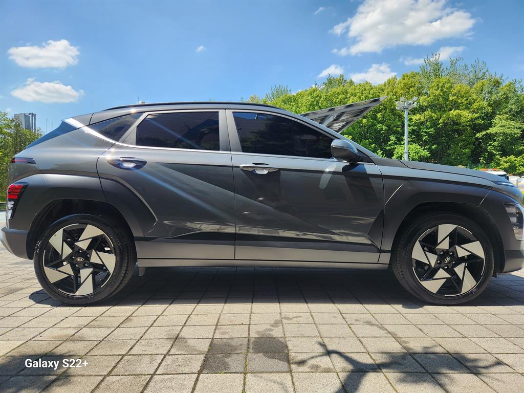 HYUNDAI Kona - Vista 5