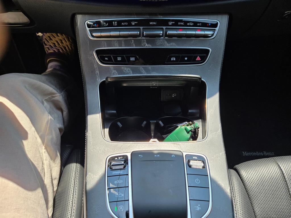 Mercedes Benz E class - Vista 10