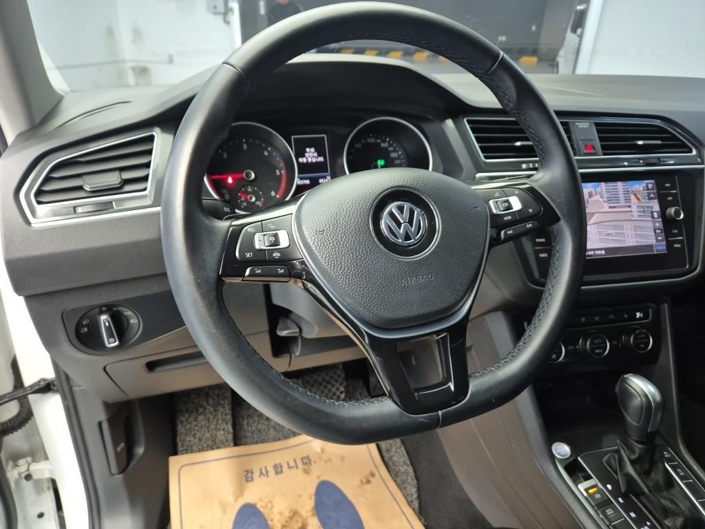 Volkswagen Tiguan - Vista 9
