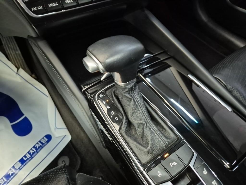 KIA K7 2016 Negro - Importación desde Corea - HF Imports Iquique - Foto 14