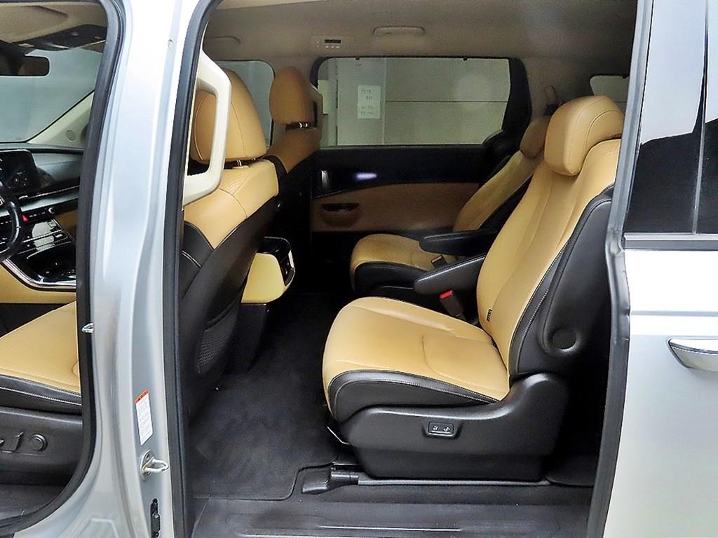KIA Carnival - Vista 6