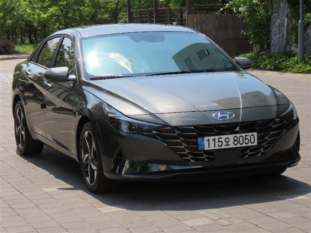 HYUNDAI Avante - Vista 3