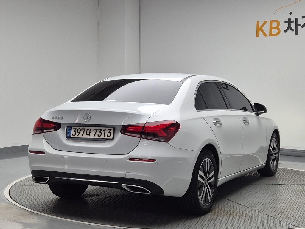 Mercedes Benz A Class - Vista 3
