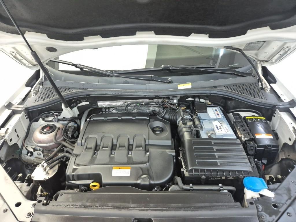 Volkswagen Tiguan - Vista 5