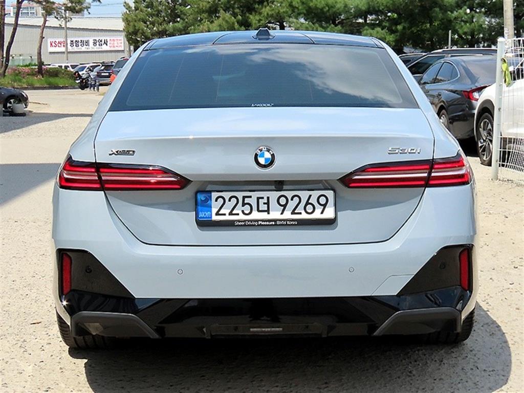 BMW 5 Series - Vista 4