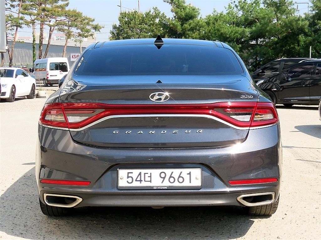 HYUNDAI Grandeur - Vista 4