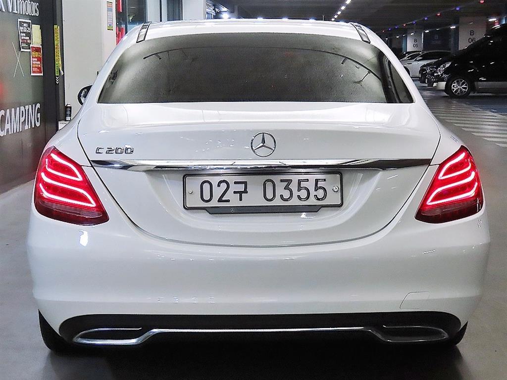 Mercedes Benz C Class - Vista 5