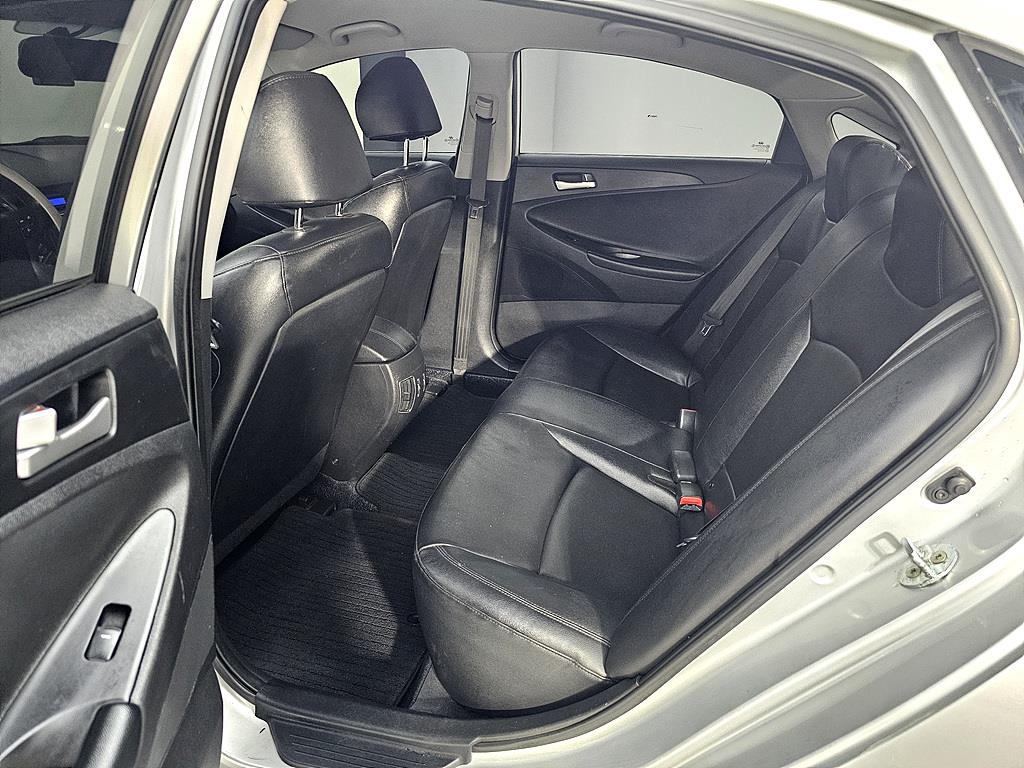 HYUNDAI Sonata - Vista 9