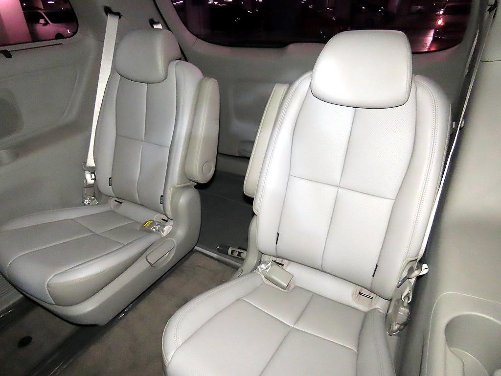 KIA Carnival - Vista 8