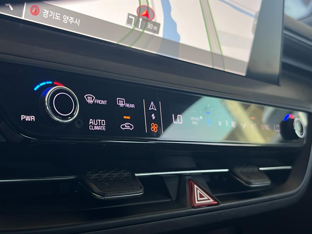 KIA K8 - Vista 10