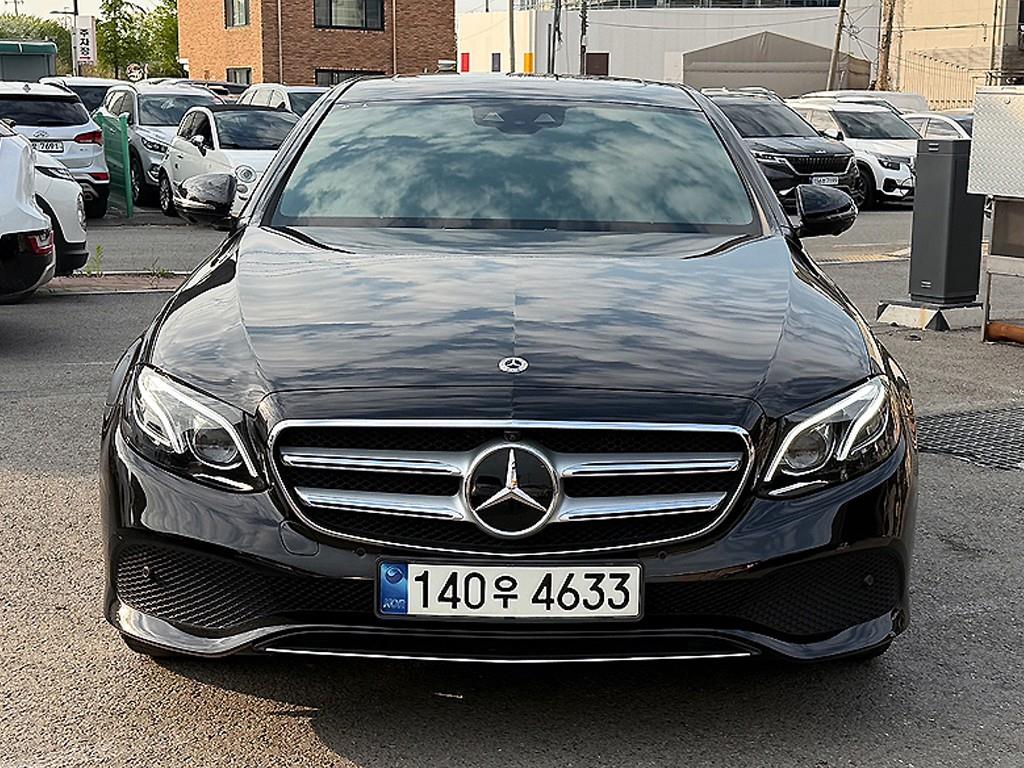 Mercedes Benz E class 2020 Negro - Importación desde Corea - HF Imports Iquique - Foto 1