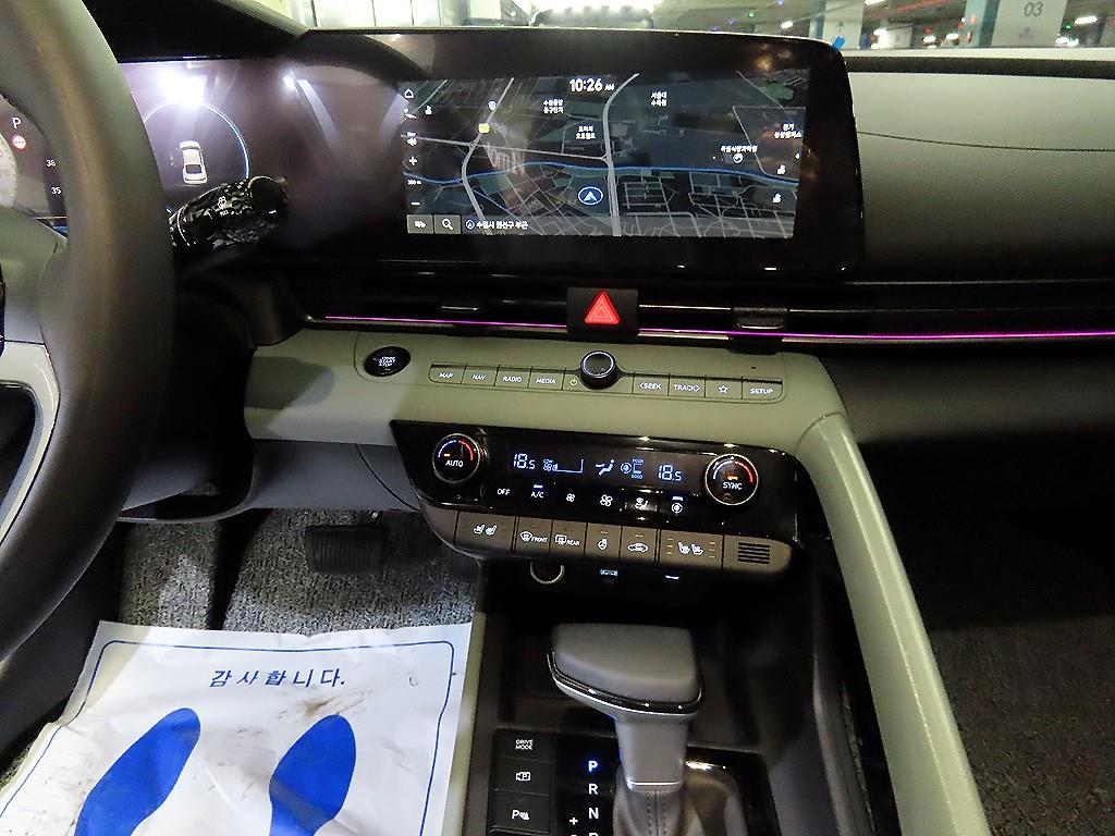 HYUNDAI Avante - Vista 11