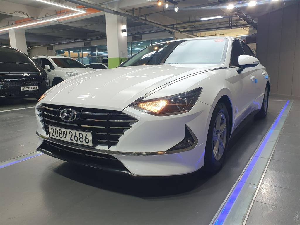 HYUNDAI Sonata - Vista 3