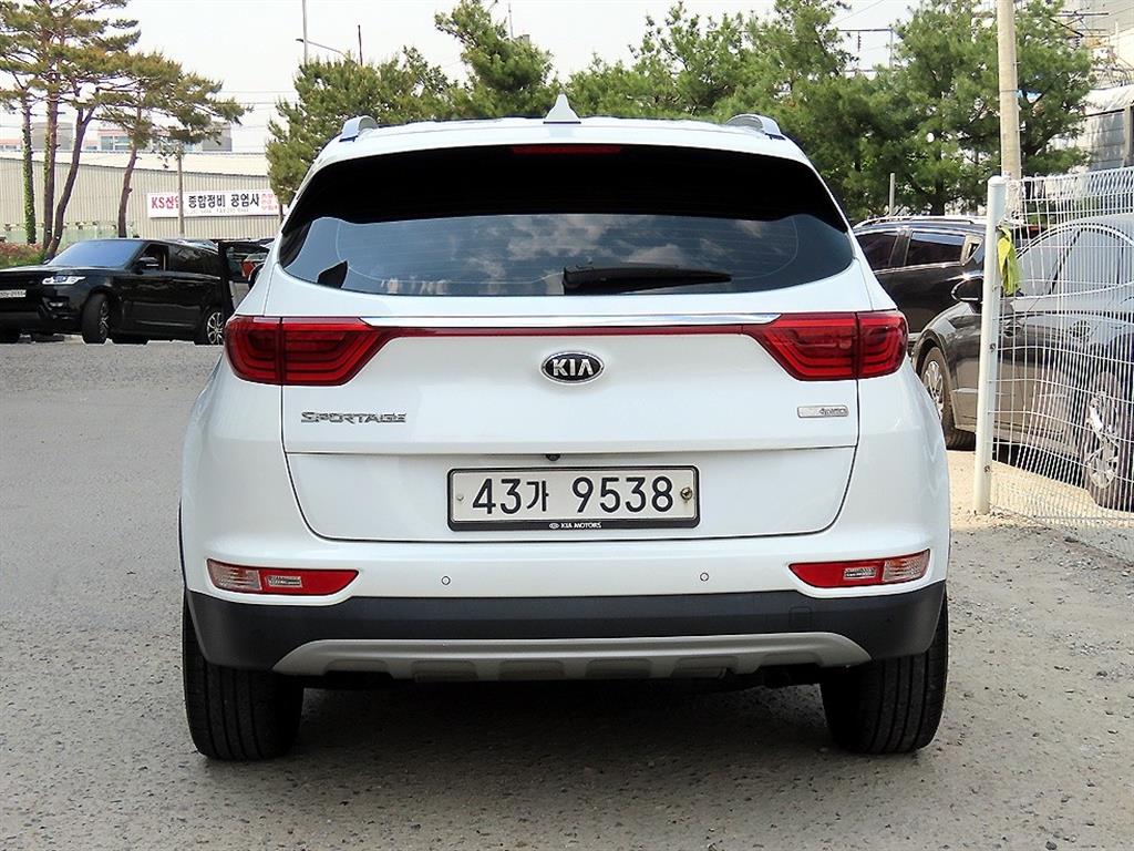 KIA Sportage - Vista 4