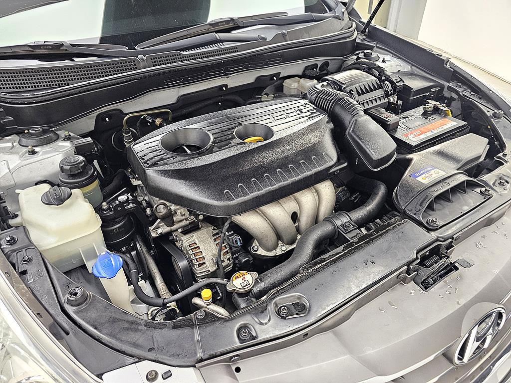 HYUNDAI Sonata - Vista 6