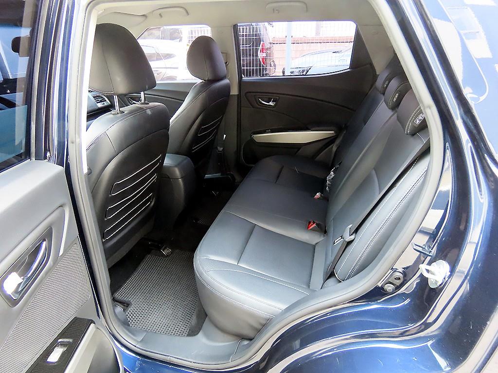 Ssangyong Tivoli - Vista 6