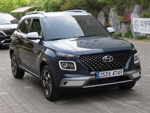 HYUNDAI Venue - Vista 4