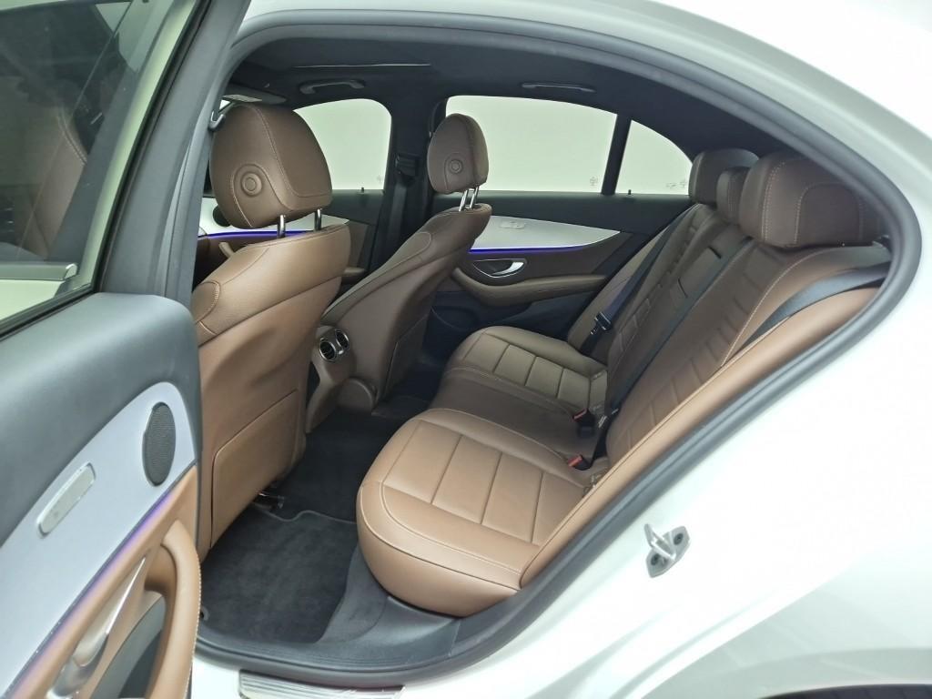 Mercedes Benz E class - Vista 12
