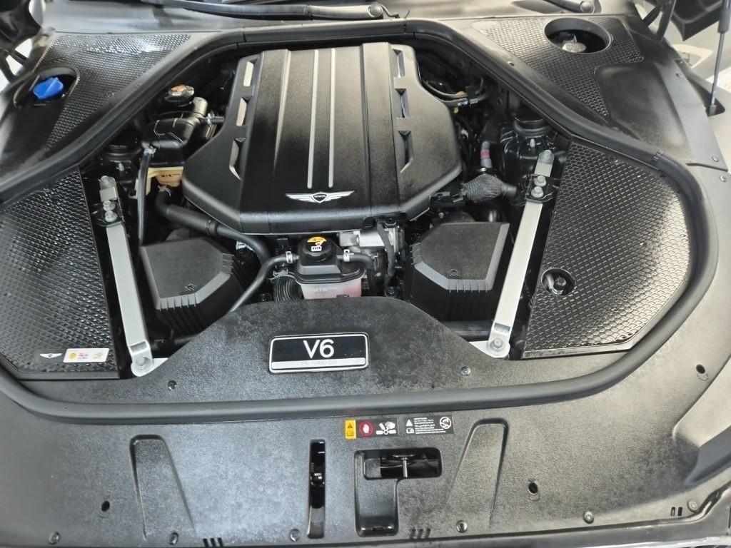 Genesis G90 - Vista 5
