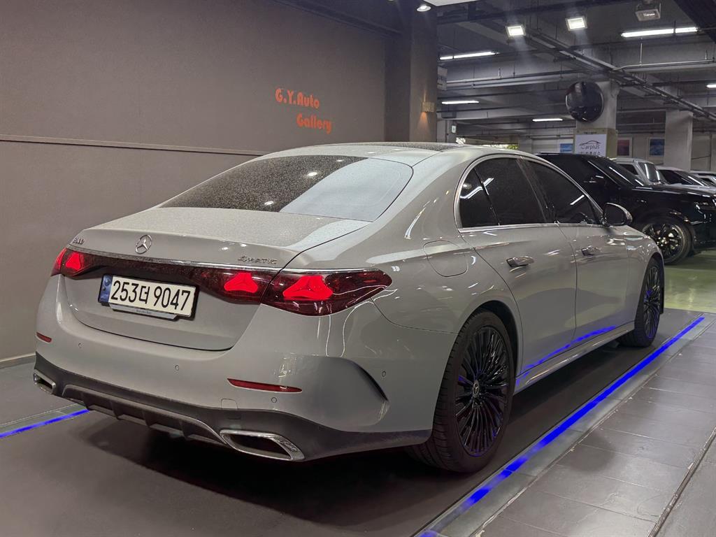 Mercedes Benz E class - Vista 2