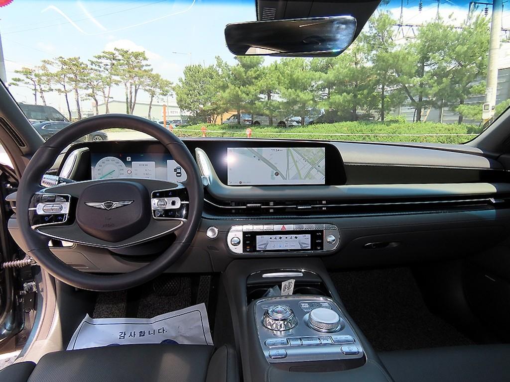 Genesis G90 - Vista 7