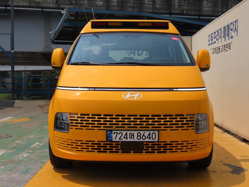 HYUNDAI Staria - Vista 2