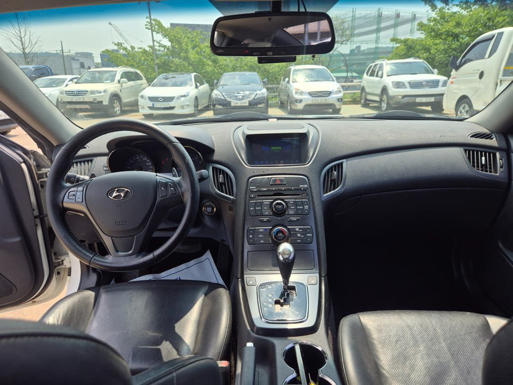 HYUNDAI Genesis - Vista 9
