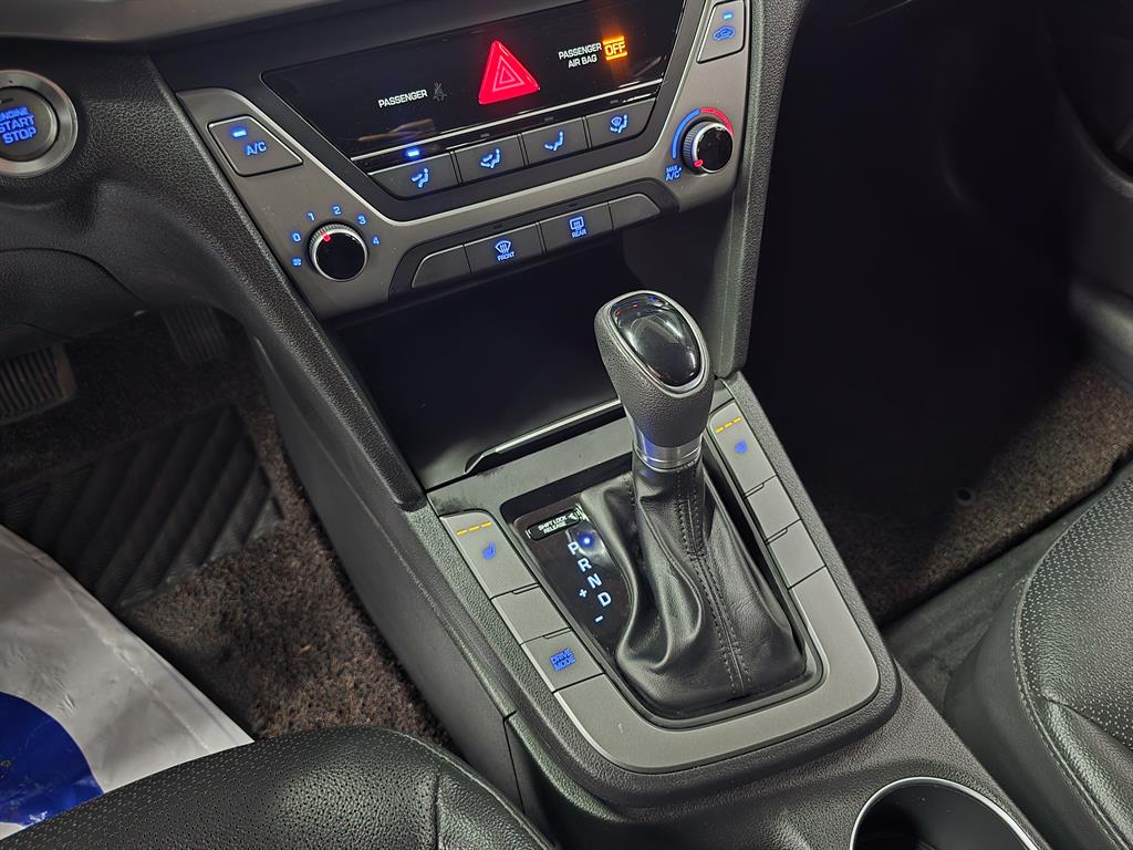 HYUNDAI Avante - Vista 11